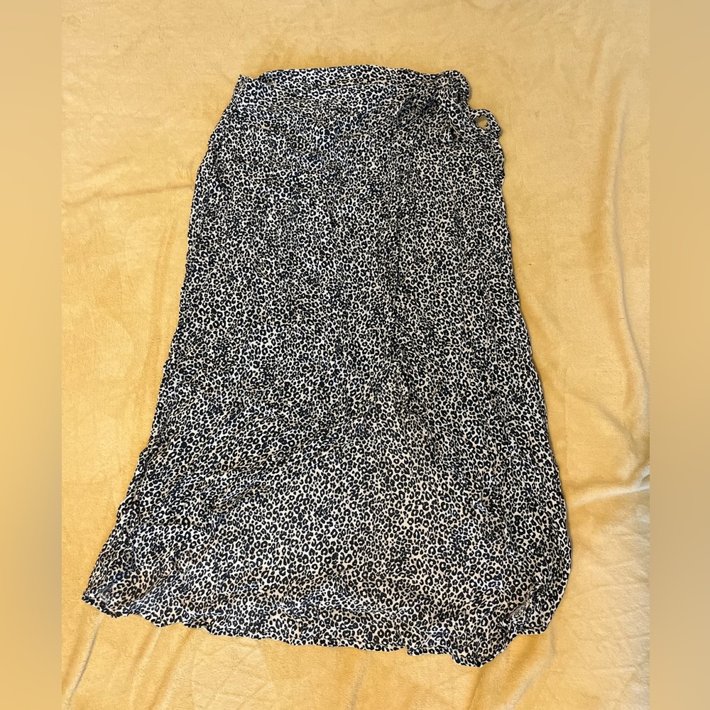 American eagle cheetah print slit skirt